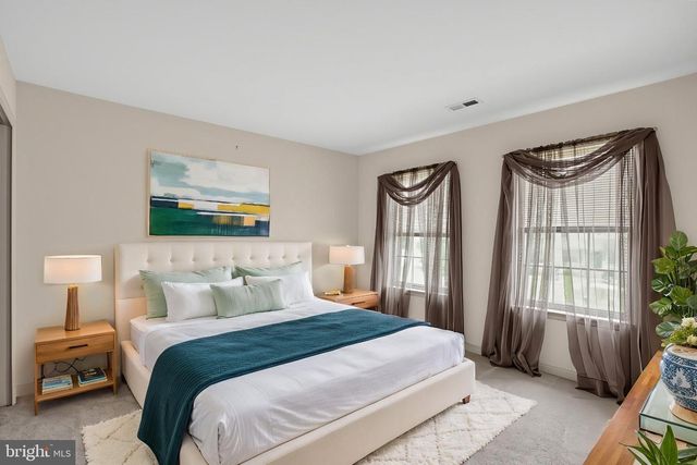 9514 HICKORY HILL DR, Fredericksburg, VA 22408
