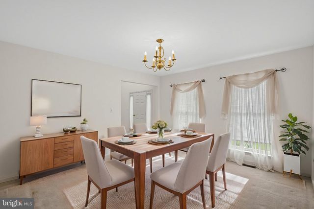 9514 HICKORY HILL DR, Fredericksburg, VA 22408