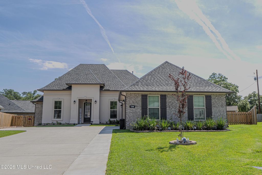 7298 S Aberdeen Drive, Pass Christian, MS 39571