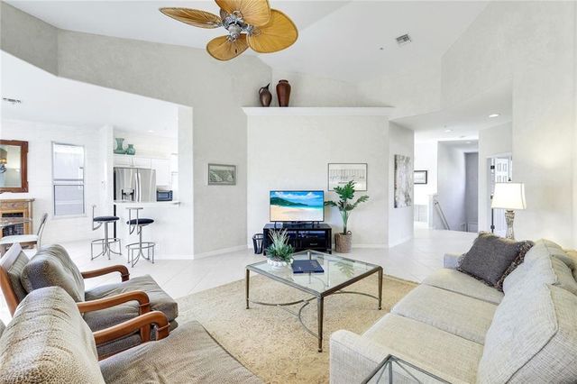 8490 Danbury BLVD # 205, Naples, FL 34120