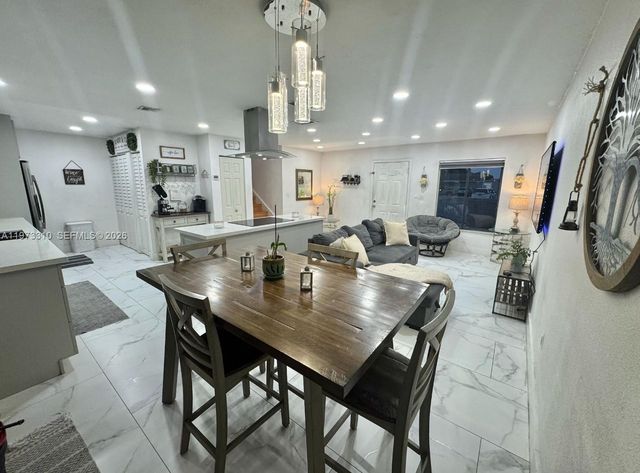 5685 NW 194th Ln, Miami Gardens, FL 33055