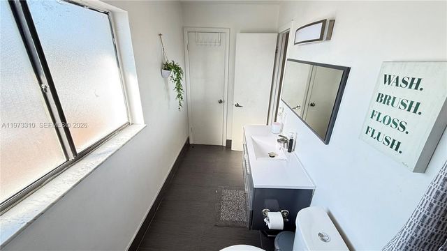 5685 NW 194th Ln, Miami Gardens, FL 33055