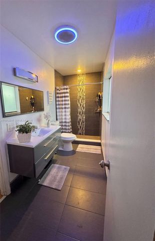 5685 NW 194th Ln, Miami Gardens, FL 33055