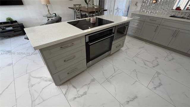 5685 NW 194th Ln, Miami Gardens, FL 33055