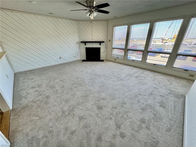 2326 Starfish RD, Virginia Beach, VA 23451