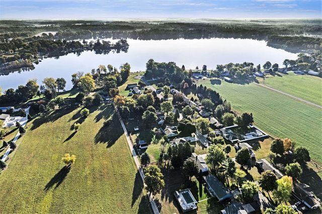 234 Lyn Brook Drive, Coldwater, MI 49036