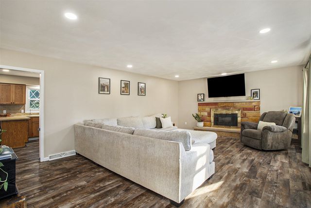 234 Lyn Brook Drive, Coldwater, MI 49036