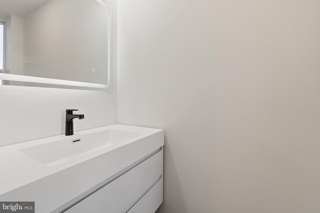 1724 N EDGEWOOD ST, Philadelphia, PA 19151 — photo 5