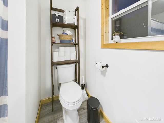 6909 N Connors Road, Munising, MI 49862