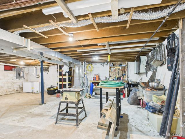 6909 N Connors Road, Munising, MI 49862