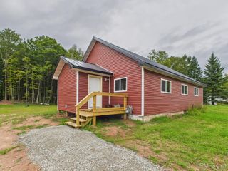 6909 N Connors Road, Munising, MI 49862