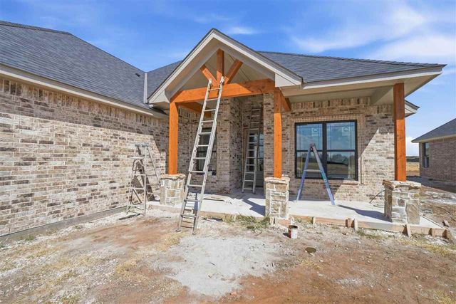 3802 NE Fieldcrest, Lawton, OK 73507
