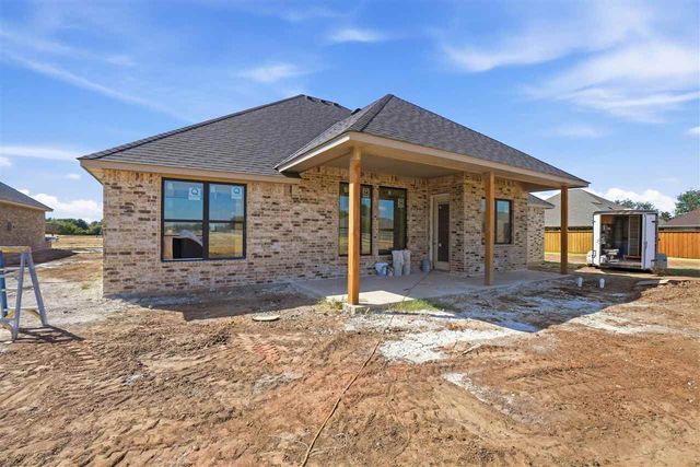 3802 NE Fieldcrest, Lawton, OK 73507