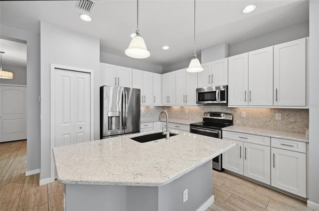 7105 VISTA BELLA DRIVE, Bradenton, FL 34209