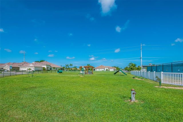 7105 VISTA BELLA DRIVE, Bradenton, FL 34209