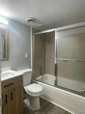 907 Pyramid Drive, Valley Park, MO 63088