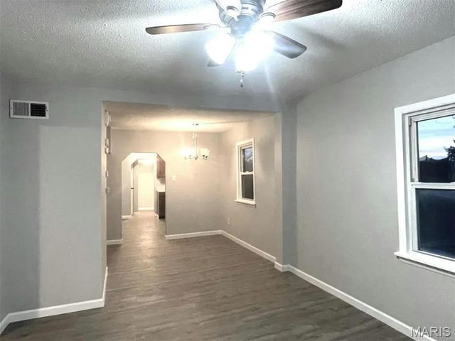 907 Pyramid Drive, Valley Park, MO 63088