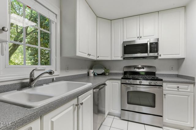 305 Glen Echo Lane Unit M, Cary, NC 27518