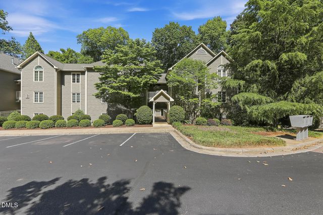 305 Glen Echo Lane Unit M, Cary, NC 27518