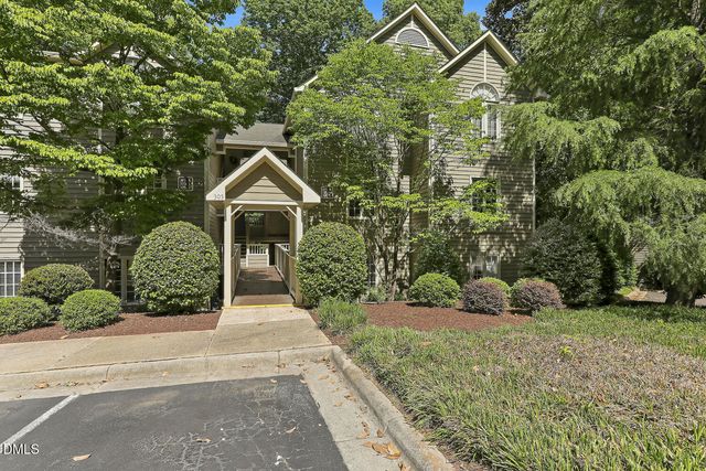 305 Glen Echo Lane Unit M, Cary, NC 27518