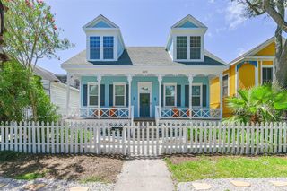 2015 Avenue O, Galveston, TX 77550