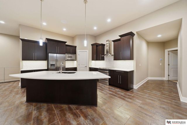9700 Thornwood Circle, Lincoln, NE 68512