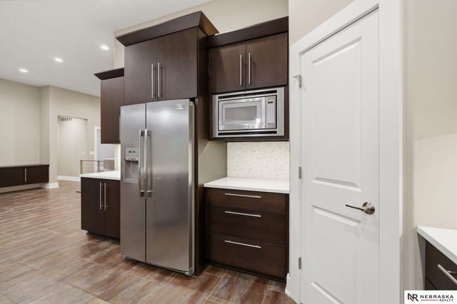 9700 Thornwood Circle, Lincoln, NE 68512