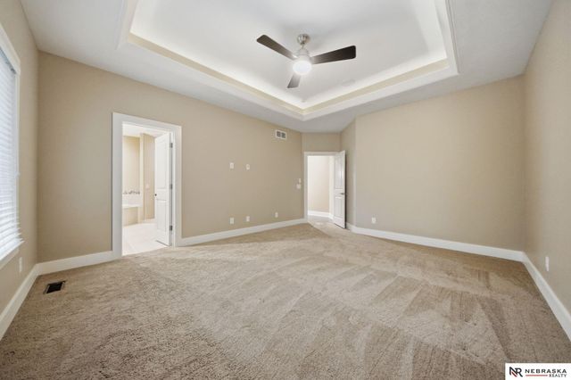 9700 Thornwood Circle, Lincoln, NE 68512
