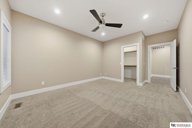 9700 Thornwood Circle, Lincoln, NE 68512
