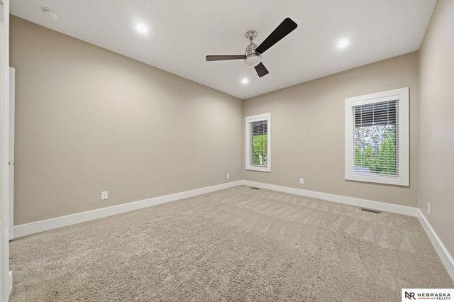 9700 Thornwood Circle, Lincoln, NE 68512