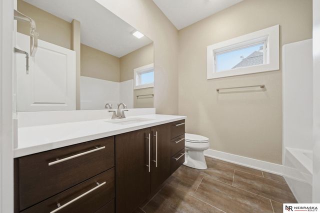 9700 Thornwood Circle, Lincoln, NE 68512