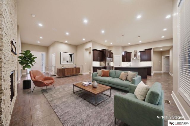 9700 Thornwood Circle, Lincoln, NE 68512
