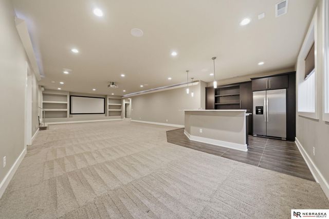 9700 Thornwood Circle, Lincoln, NE 68512