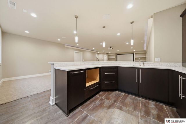 9700 Thornwood Circle, Lincoln, NE 68512
