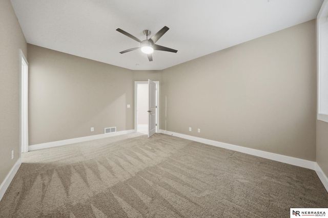 9700 Thornwood Circle, Lincoln, NE 68512