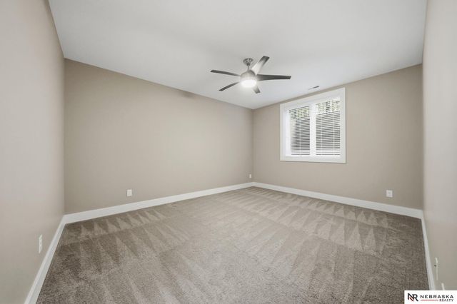 9700 Thornwood Circle, Lincoln, NE 68512