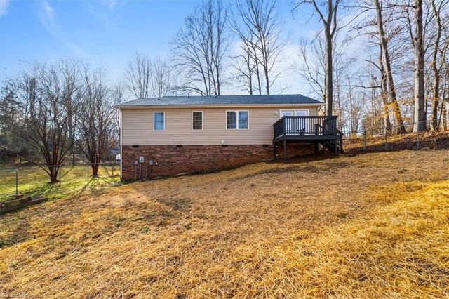 3528 Lamp Light Drive, Randleman, NC 27317