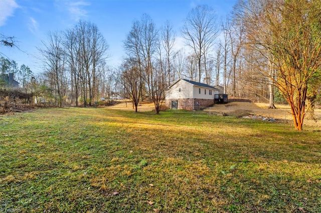 3528 Lamp Light Drive, Randleman, NC 27317