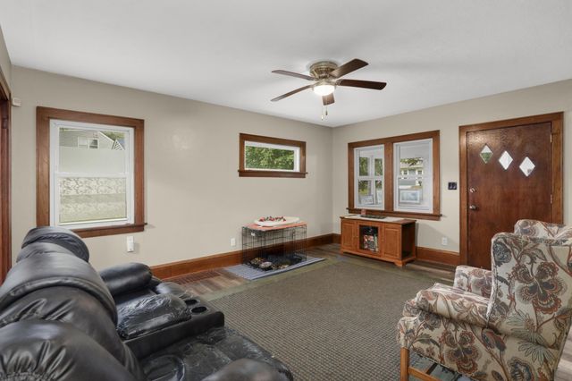 678 Hazel Street N, Saint Paul, MN 55119