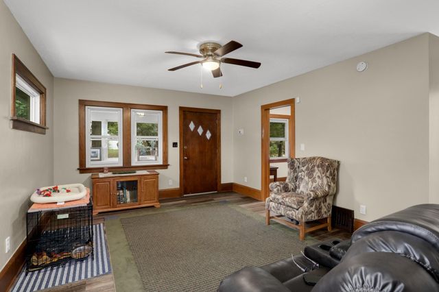 678 Hazel Street N, Saint Paul, MN 55119