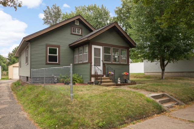 678 Hazel Street N, Saint Paul, MN 55119