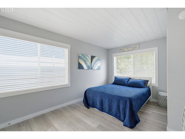476 HIGHWAY 101 S, Rockaway Beach, OR 97136
