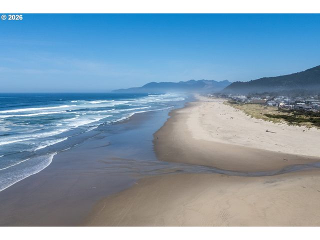 476 HIGHWAY 101 S, Rockaway Beach, OR 97136