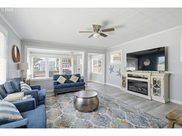 476 HIGHWAY 101 S, Rockaway Beach, OR 97136