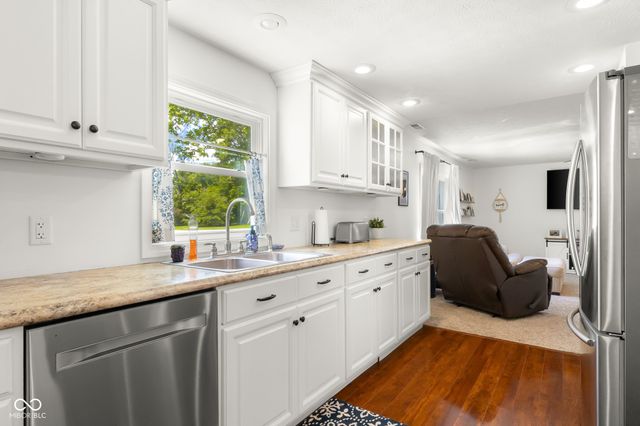 8951 S State Road 58, Columbus, IN 47201