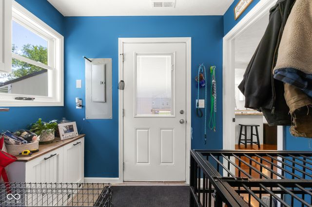 8951 S State Road 58, Columbus, IN 47201