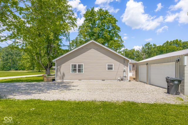 8951 S State Road 58, Columbus, IN 47201