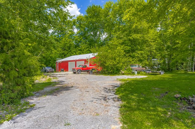 8951 S State Road 58, Columbus, IN 47201