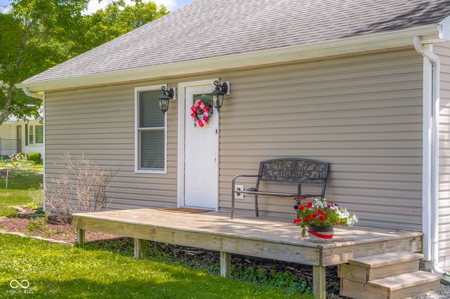 8951 S State Road 58, Columbus, IN 47201