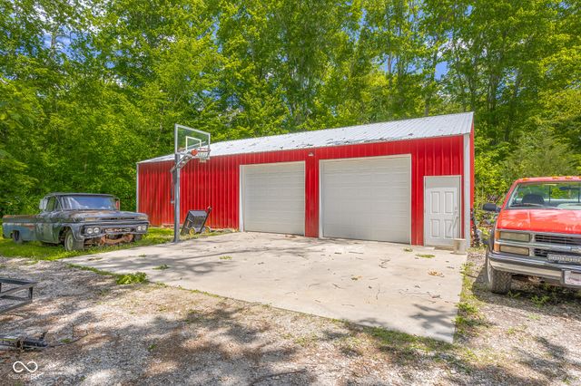 8951 S State Road 58, Columbus, IN 47201